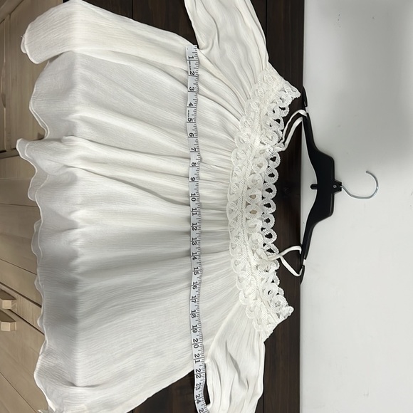 Moon River Cream Lacey Trim Top Size Small - Picture 8 of 13